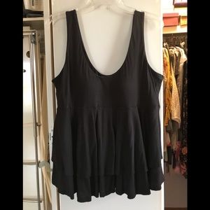 VS Black ruffled flowy tank top with built in bra